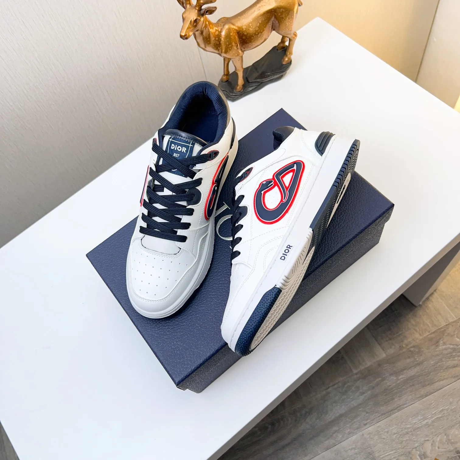 Men's Men's Shoes 💰420 [New Style] 🦩🦩Dior - Low-top sneakers 2025 spring men's collection new arrivals [Celebrate][Celebrate][Celebrate], reinterpret the basketball shoe design and become a classic Dior item [strong][strong][strong], carefully crafted in black and cream white smooth cowhide, paired with beige suede, showing leather on the side The CD logo, tongue, sole and back side are decorated with various distinctive details to enhance the style[666][666], while eyelet details, topstitching and rubber panels highlight the dynamic charm of its athletic style[strong][strong][strong]. It has a two-color rubber sole, which can be matched with various clothing to create a refined look. Size: 38 to 44 (45 can be customized